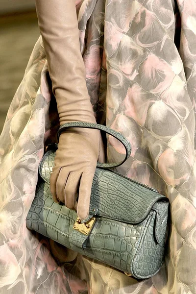 Look 30